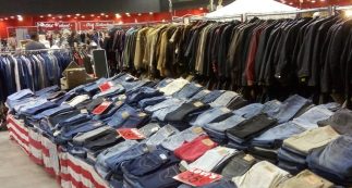 frip land cuir marche de la mode vintage jean